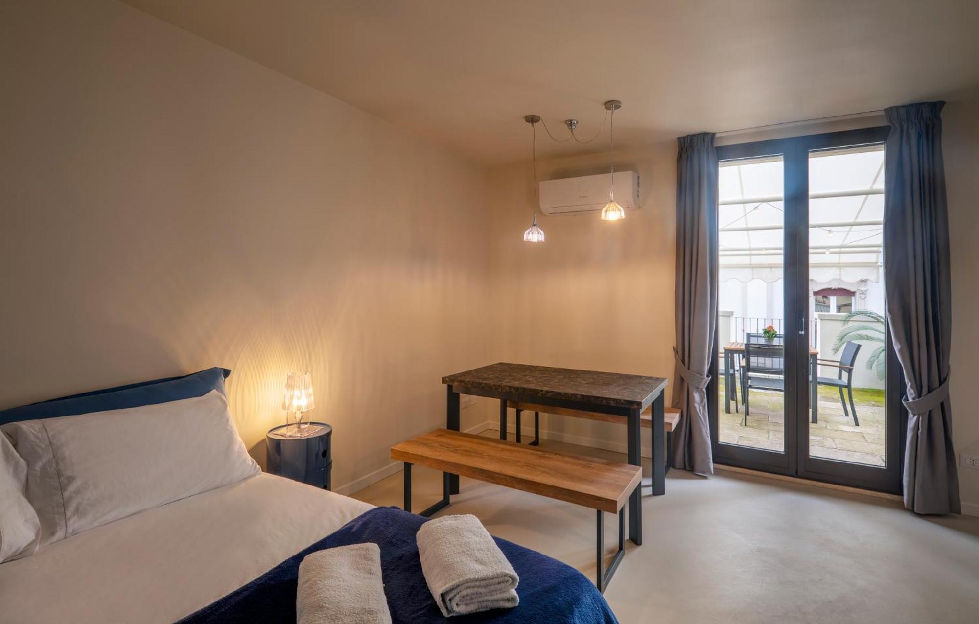 Blu Mazzini 1 - Appartamento Luxury Con Terrazza Privata Lecce Exterior photo